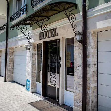 Arletti Hotel 3*